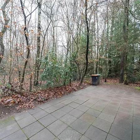 Inviting Bungalow In With Hot Tub *